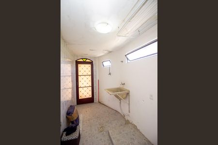 Casa para alugar com 130m², 3 quartos e 3 vagas Casa para alugar com 130m², 3 quartos e 3 vagasCozinha e Área de Serviço