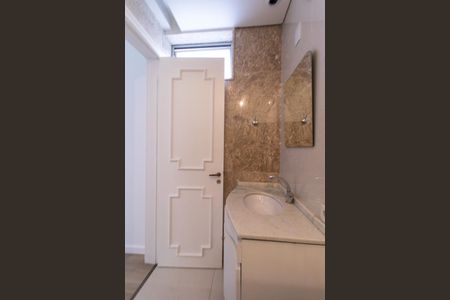 Apartamento para alugar com 377m², 4 quartos e 3 vagasBanheiro da Suite 2