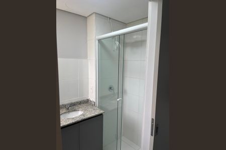 Banheiro social de apartamento à venda com 2 quartos, 50m² em Parque Santa Fé, Porto Alegre