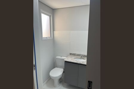 Banheiro social de apartamento à venda com 2 quartos, 50m² em Parque Santa Fé, Porto Alegre