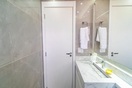 Banheiro da Suíte 1 de apartamento à venda com 3 quartos, 81m² em Vila Santa Catarina, São Paulo