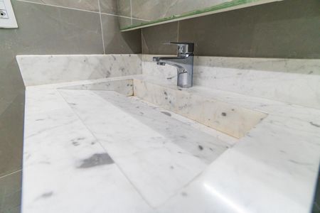 Apartamento à venda com 81m², 3 quartos e 2 vagasBanheiro Social