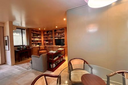 Apartamento à venda com 90m², 1 quarto e 2 vagas Apartamento à venda com 90m², 1 quarto e 2 vagasSala
