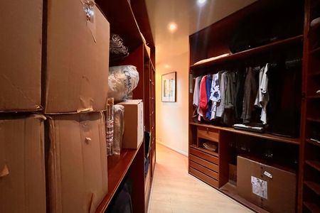 Apartamento à venda com 90m², 1 quarto e 2 vagas Apartamento à venda com 90m², 1 quarto e 2 vagasCloset da suíte