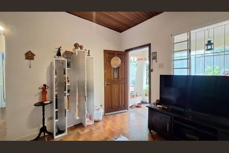 Sala de casa à venda com 2 quartos, 170m² em Alto de Pinheiros, São Paulo