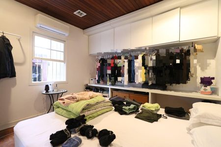 Quarto 2 de casa à venda com 2 quartos, 170m² em Alto de Pinheiros, São Paulo