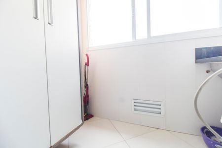 Apartamento para alugar com 56m², 2 quartos e 1 vagaÁrea de Serviço