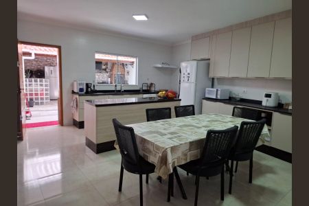 Casa à venda com 3 quartos, 137m² em Cidade Patriarca, São Paulo