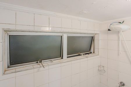 Banheiro de apartamento para alugar com 1 quarto, 40m² em Pinheiros, São Paulo