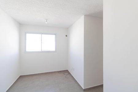 Sala de apartamento para alugar com 2 quartos, 42m² em Guaratiba, Rio de Janeiro