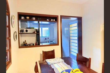 Casa para alugar com 220m², 3 quartos e 3 vagasSala