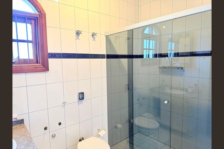 Casa para alugar com 220m², 3 quartos e 3 vagasBanheiro 2