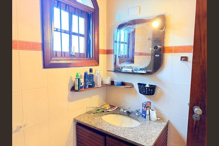 Casa para alugar com 220m², 3 quartos e 3 vagasBanheiro 3