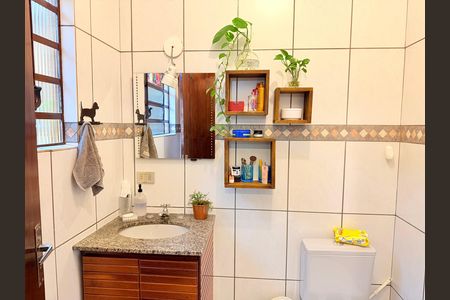 Casa para alugar com 220m², 3 quartos e 3 vagasBanheiro 1