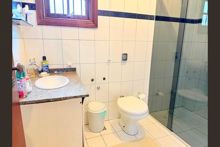 Casa para alugar com 220m², 3 quartos e 3 vagasBanheiro 2