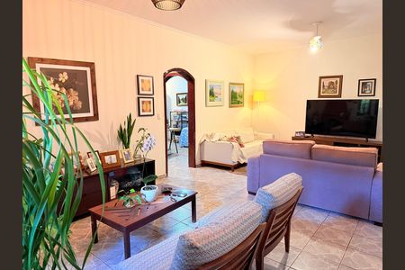 Casa para alugar com 220m², 3 quartos e 3 vagasSala