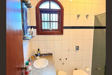 Casa para alugar com 220m², 3 quartos e 3 vagasBanheiro 2