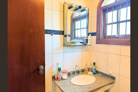 Casa para alugar com 220m², 3 quartos e 3 vagasBanheiro 2