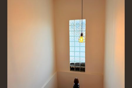 Casa para alugar com 220m², 3 quartos e 3 vagasEscada
