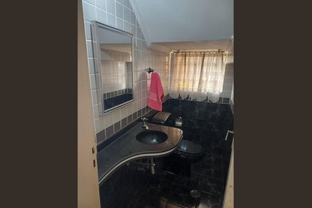 Casa à venda com 2 quartos, 112m² em Jardim Aeroporto, São Paulo