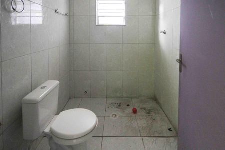 Banheiro de casa para alugar com 1 quarto, 28m² em Vila Bancaria, São Paulo