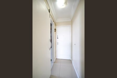 Apartamento à venda com 74m², 3 quartos e 2 vagasCorredor dos quartos