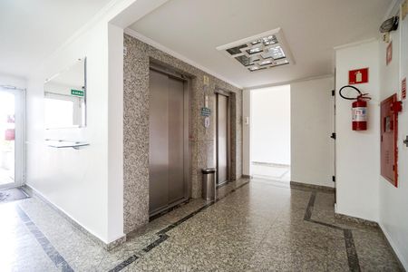 Apartamento à venda com 74m², 3 quartos e 2 vagasHall do elevador