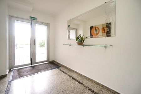 Apartamento à venda com 74m², 3 quartos e 2 vagasHall social