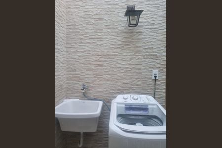 Casa à venda com 127m², 3 quartos e 2 vagas Casa à venda com 127m², 3 quartos e 2 vagasÁrea de serviço