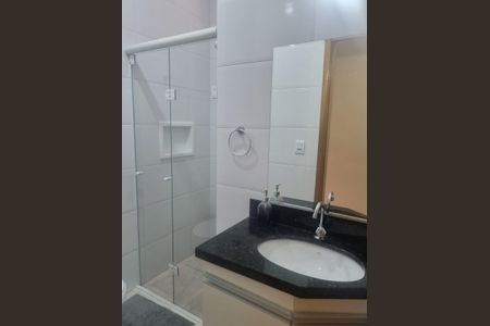Casa à venda com 127m², 3 quartos e 2 vagas Casa à venda com 127m², 3 quartos e 2 vagasBanheiro