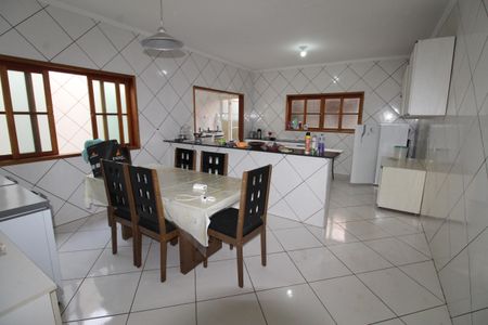 Casa para alugar com 170m², 3 quartos e 2 vagasCozinha