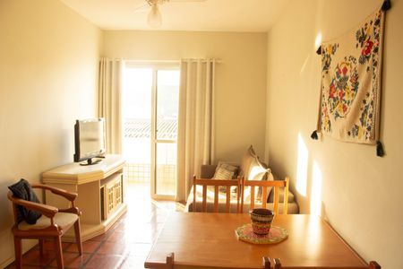Sala de apartamento para alugar com 1 quarto, 70m² em Centro, Cabo Frio