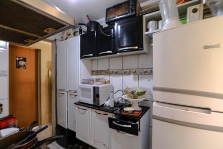 Cozinha de apartamento para alugar com 2 quartos, 45m² em Jardim Bela Vista, Mogi das Cruzes