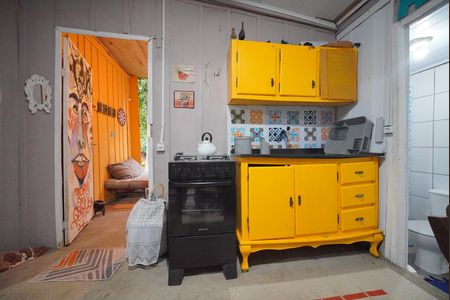 Cozinha de casa para alugar com 1 quarto, 61m² em Canto da Lagoa, Florianópolis