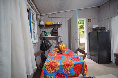 Cozinha de casa para alugar com 1 quarto, 61m² em Canto da Lagoa, Florianópolis