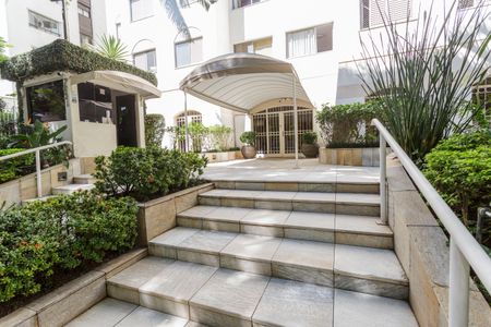 Apartamento para alugar com 120m², 3 quartos e 1 vagaFachada