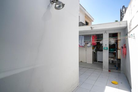 Casa à venda com 149m², 2 quartos e 2 vagasQuintal