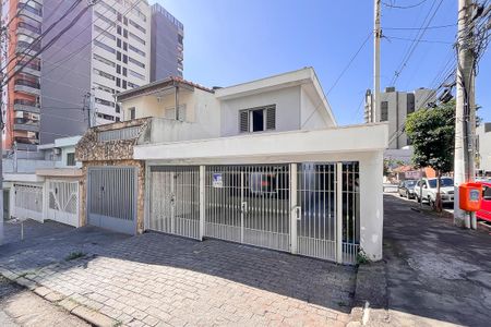 Casa à venda com 149m², 2 quartos e 2 vagasFachada + plaquinha
