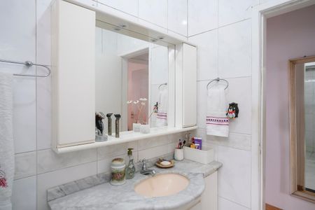 Casa à venda com 149m², 2 quartos e 2 vagasBanheiro