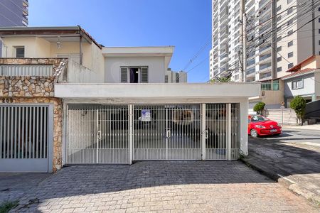 Casa à venda com 149m², 2 quartos e 2 vagasFachada + plaquinha