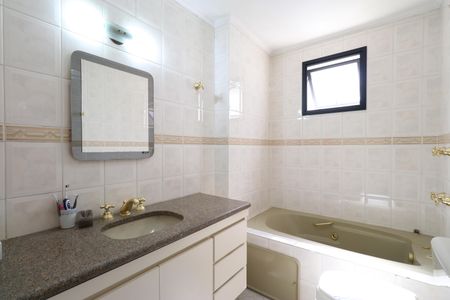 Apartamento à venda com 154m², 3 quartos e 2 vagasBanheiro da Suíte 3