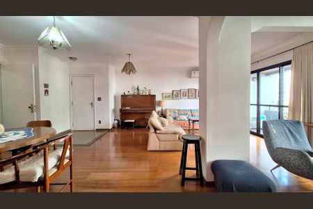 Apartamento à venda com 154m², 3 quartos e 2 vagasDetalhe