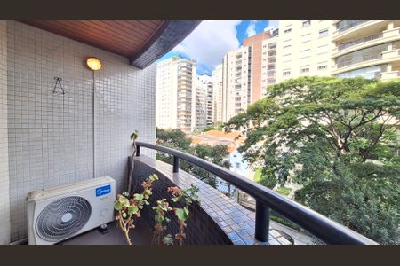 Apartamento à venda com 154m², 3 quartos e 2 vagasVaranda