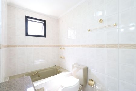 Apartamento à venda com 154m², 3 quartos e 2 vagasBanheiro da Suíte 3