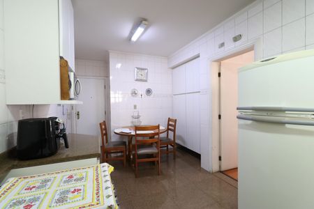 Apartamento à venda com 154m², 3 quartos e 2 vagasCozinha