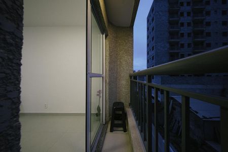 Sacada da Sala de apartamento para alugar com 2 quartos, 35m² em Vila Guilhermina, São Paulo