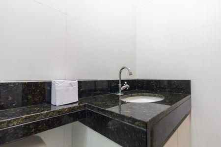 Casa à venda com 100m², 3 quartos e 3 vagas Casa à venda com 100m², 3 quartos e 3 vagasBanheiro