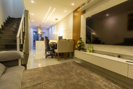 Casa à venda com 100m², 3 quartos e 3 vagas Casa à venda com 100m², 3 quartos e 3 vagasSala/Cozinha