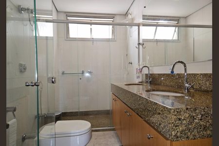 Apartamento à venda com 216m², 4 quartos e 3 vagasBanho social