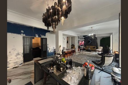 Apartamento à venda com 157m², 4 quartos e 1 vaga Apartamento à venda com 157m², 4 quartos e 1 vagaCozinha americana